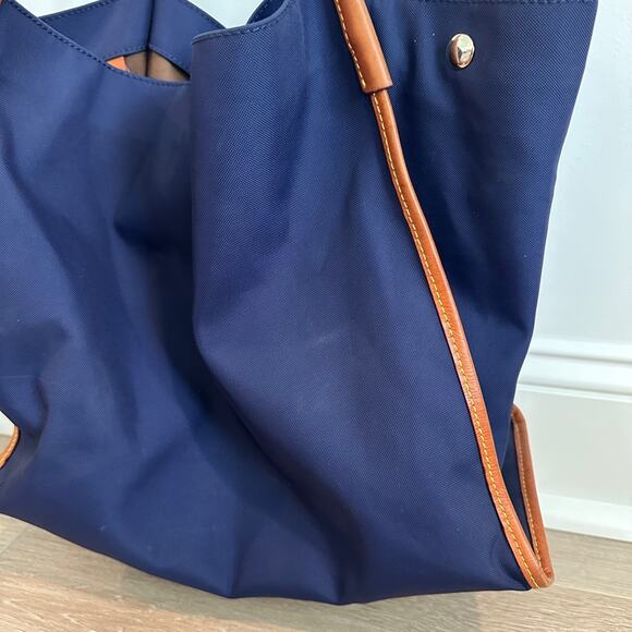 J. Mclaughlin Navy Blue Tote Back with Coin Pouch Leather Handle Snap Close - Picture 4 of 10